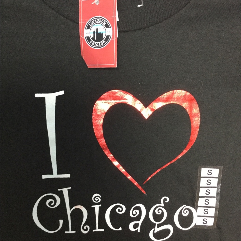I Love ❤️ Chicago S T-Shirt Top Black Crewneck NWT - Picture 5 of 6